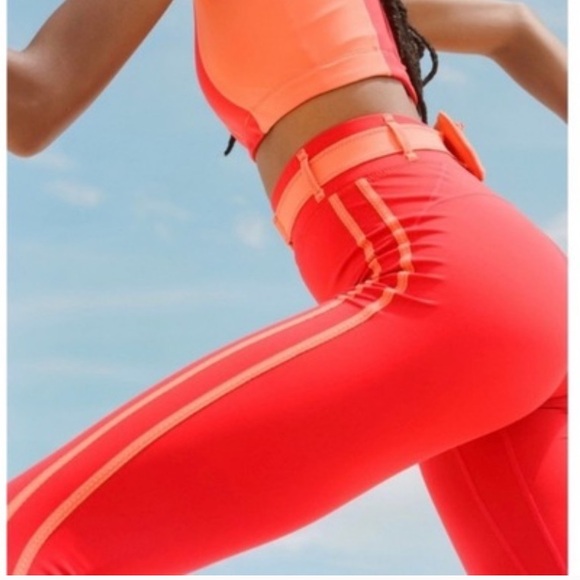 Bandier Solid & Striped Trek Belt Bag Leggings - Picture 2 of 5